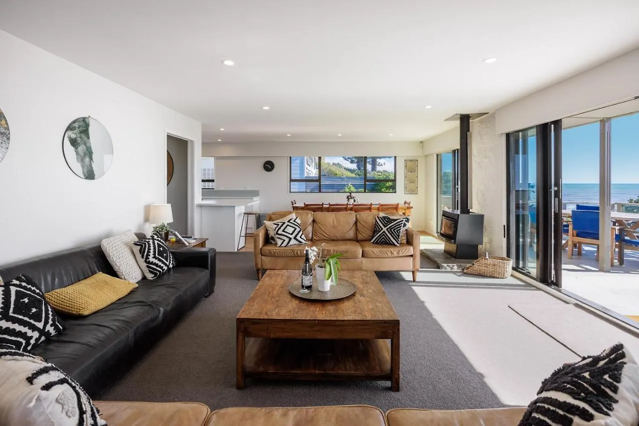 The Big Bach Villa Wellington 0*,